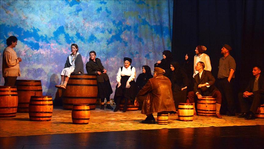 Predstava Hamleta u selu Mrduša Donja otvorila 15. Međunarodni festival komedije "Mostarska liska" 