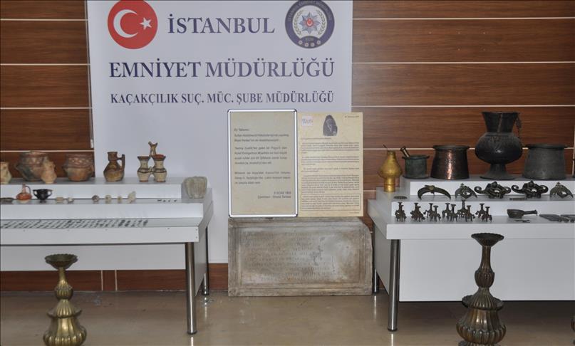 Istanbul police detain 2 for smuggling artifacts