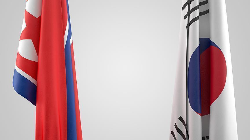 Koreas set up first leaders' hotline