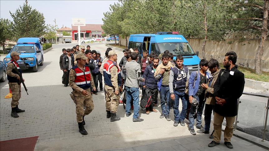 Over 550 undocumented migrants held across Turkey 