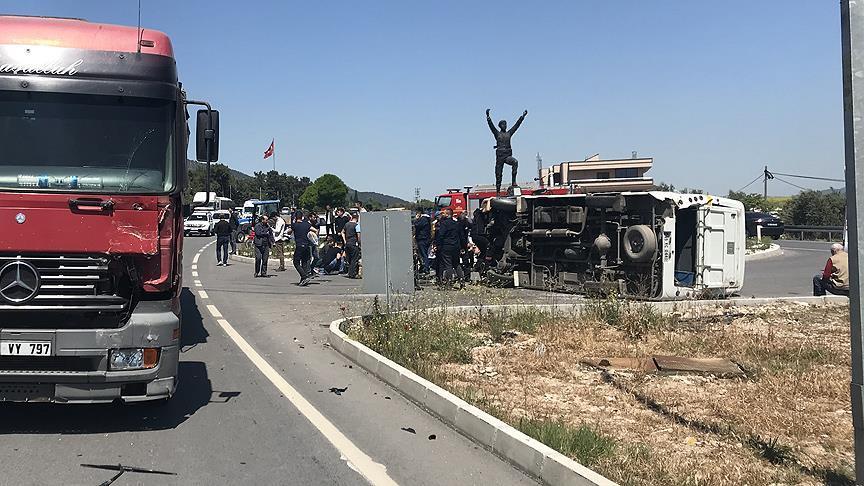 25 injured in bus crash in Turkey's Aegean