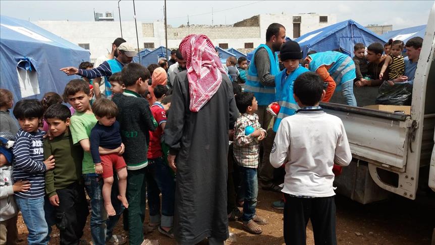 Турция оказала гумпомощь сирийским детям 