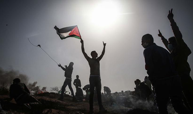 Gazze'deki barışçıl gösterilerde yaralanan Filistinli şehit oldu