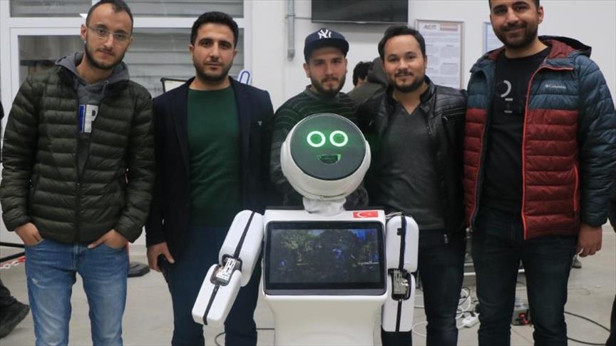 روبوت "أدا" التركي يستعد لتقديم خدماته في مطار إسطنبول الثالث