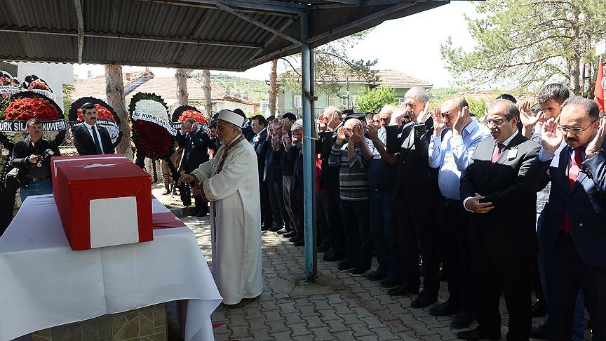 Şehit astsubay Akın'ın cenazesi toprağa verildi