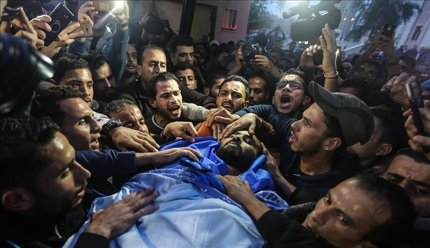 Funérailles d'un journaliste palestinien assassiné près de la frontière de Gaza