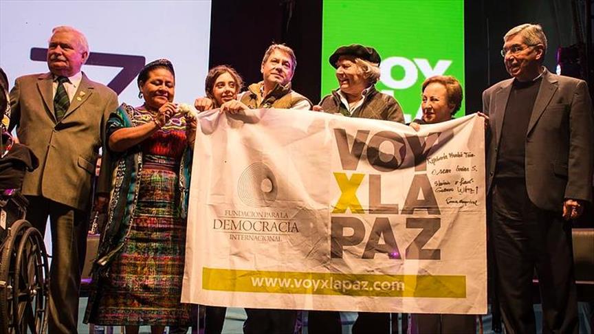 Uruguay recibe cuatro premios Nobel en la feria Voy por la Paz