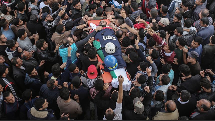 الصحفي أبو حسين... رصاصة إسرائيلية نجحت في دفعه خارج الميدان