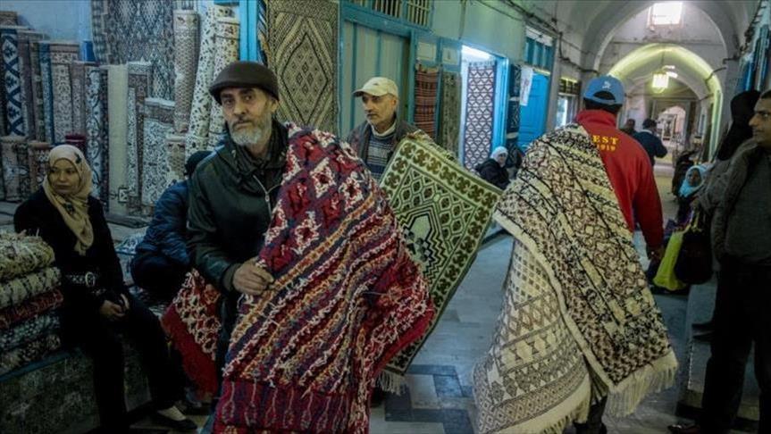 من رماد الأزمة الأمنية.. الجزائر تنهض بصناعتها التقليدية (تقرير)