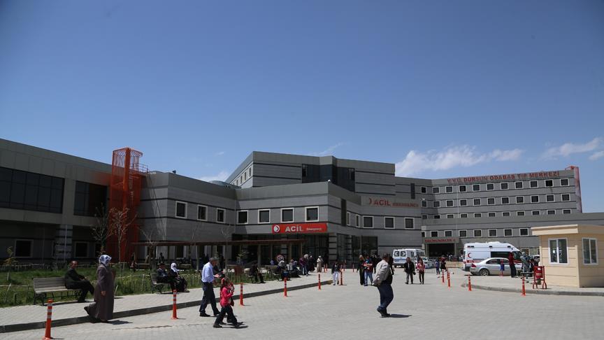 Van'da askeri araç devrildi: 3 yaralı