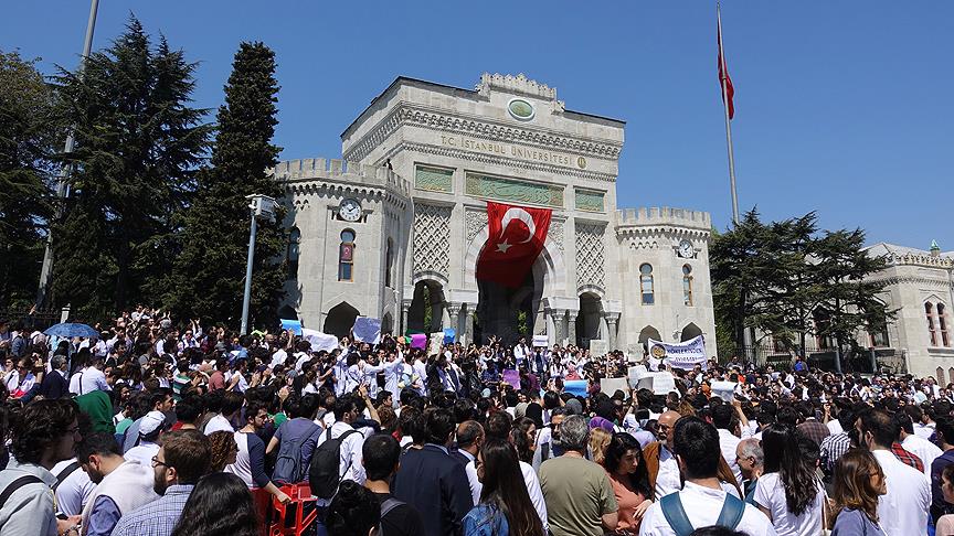 Üniversitelerin bölünmesinin nedeni 'aşırı büyüme'