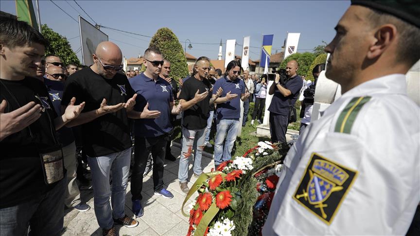 Položeno cvijeće na Kovačima: Drugi maj jedan od najznačajnijih datuma u modernoj historiji BiH