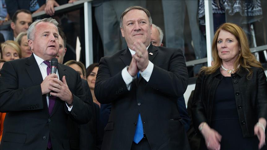 Mike Pompeo se juramenta como Secretario de Estado de EEUU