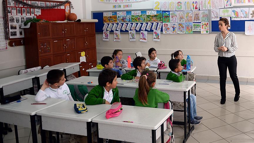 Başka okullarda 'misafir öğretmenlik' yapıyorlar