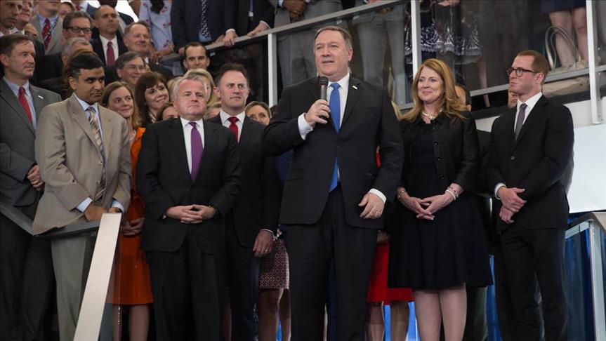 Mike Pompeo resmi dilantik sebagai Menlu AS