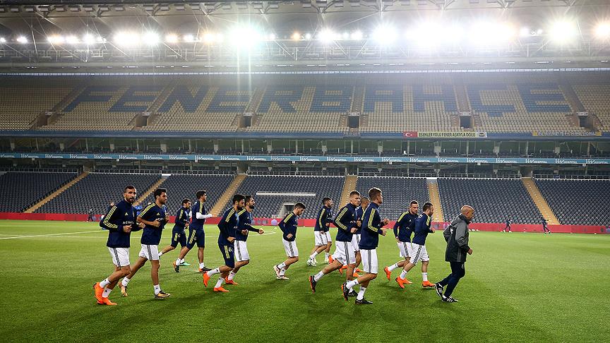 Fenerbahçe ısınmak için sahada