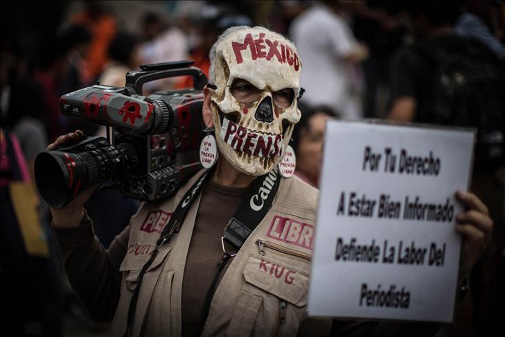 Expertos afirman que periodistas enfrentan amenazas en la era digital