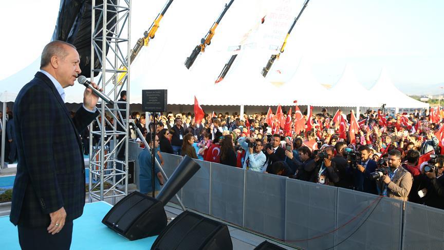 Cumhurbaşkanı Erdoğan: Bu kalkınma hamlesinin kesintiye uğramasına fırsat vermeyiniz