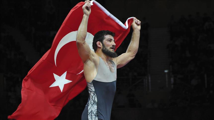 Turkish wrestlers win gold in European championship
