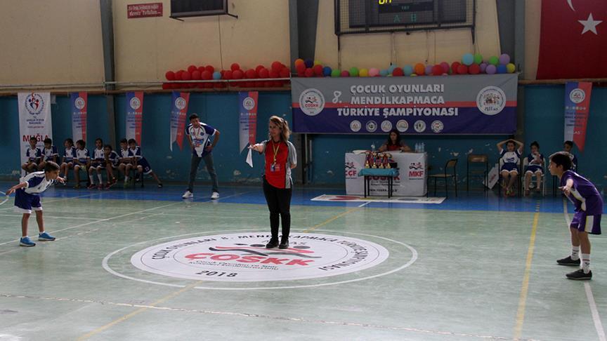 8. Çocuk Oyunları Mendil Kapmaca Türkiye Şampiyonası Muğla'da yapıldı