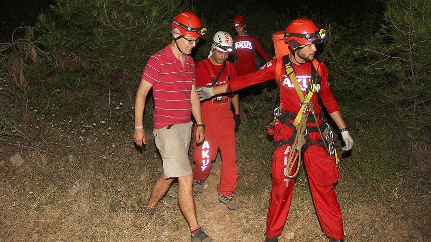 Ormanlık alanda kaybolan Hollandalı turisti AKUT ekibi buldu