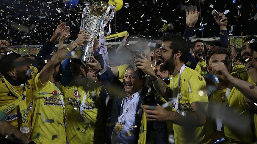 MKE Ankaragücü kupasını aldı