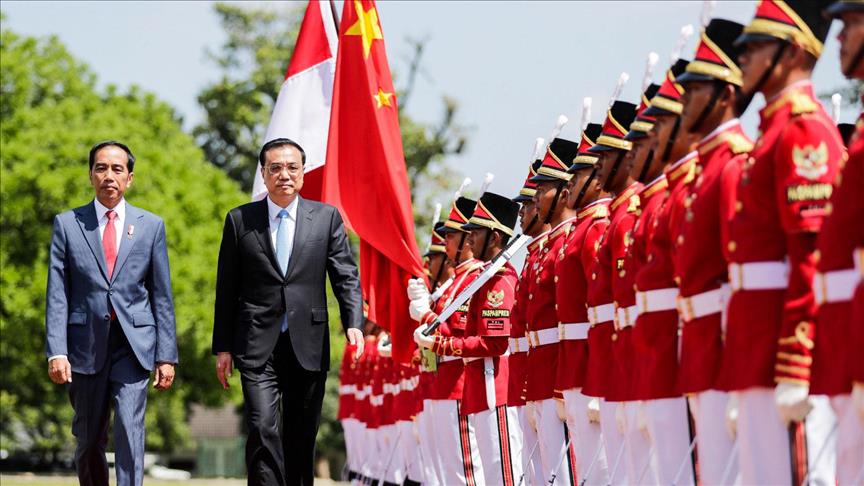 Endonezya Devlet Başkanı Widodo Çin Başbakanı Li ile görüştü