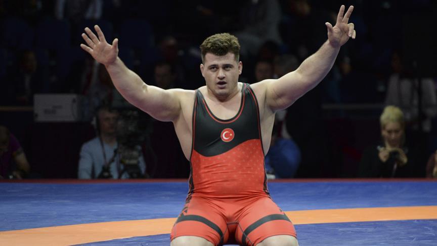 'Güreşin dünya efsaneleri arasında yer almak istiyorum'