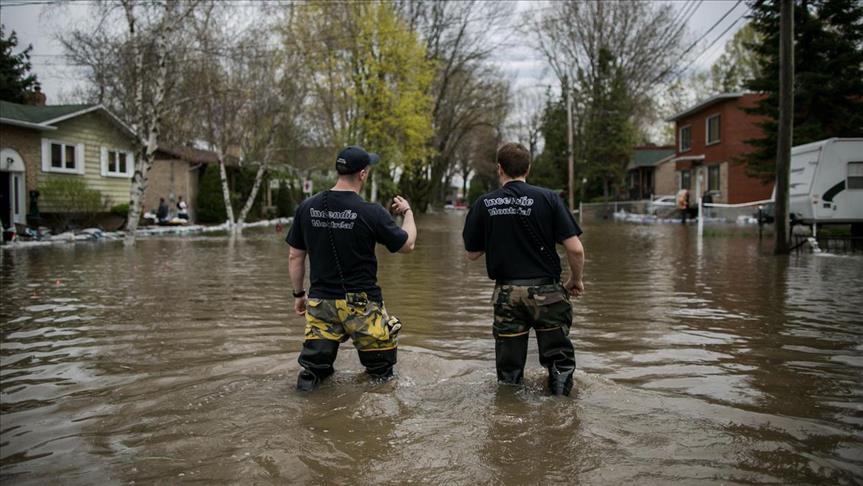 Thousands flee floods on Canada’s east coast