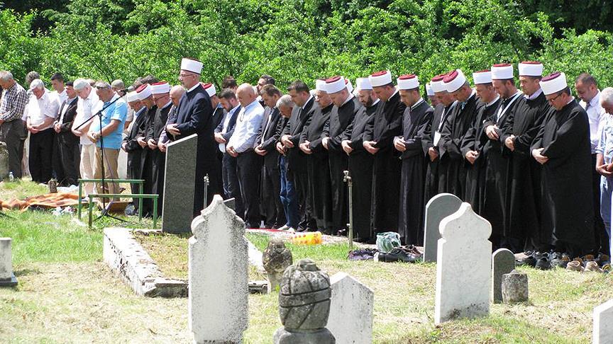 Bosna Savaşı'nda 26 yıl önce yakılan 8 kurban toprağa verildi