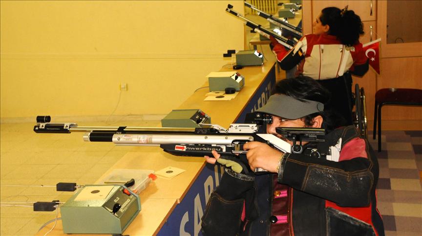 Paralimpik sporcu Çevik'ten bronz madalya