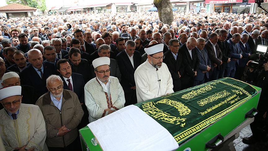 Eski Bakan Ayhan son yolculuğuna uğurlandı