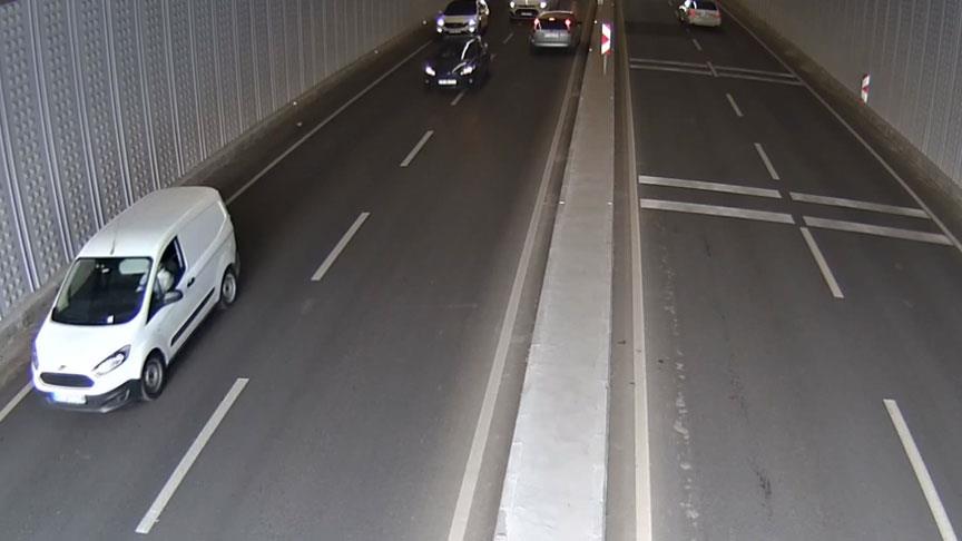 Tünele tersten giren sürücü trafiği tehlikeye soktu