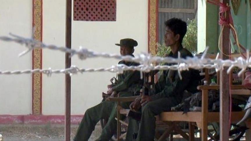 Myanmar police, civilians killed in border town attacks