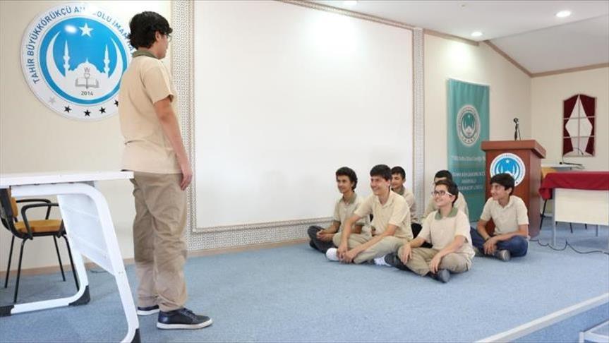 تركيا.. "الأئمة والخطباء" وجهة العرب لحفظ لغة الضاد (تقرير)