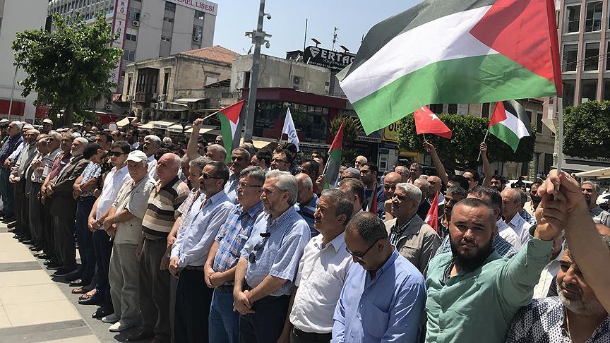 Şehit Filistinliler için sela okundu gıyabi cenaze namazı kılındı