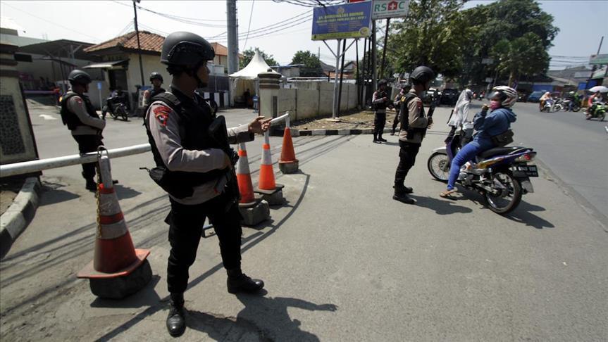 Sword-wielding men attack Sumatra police station