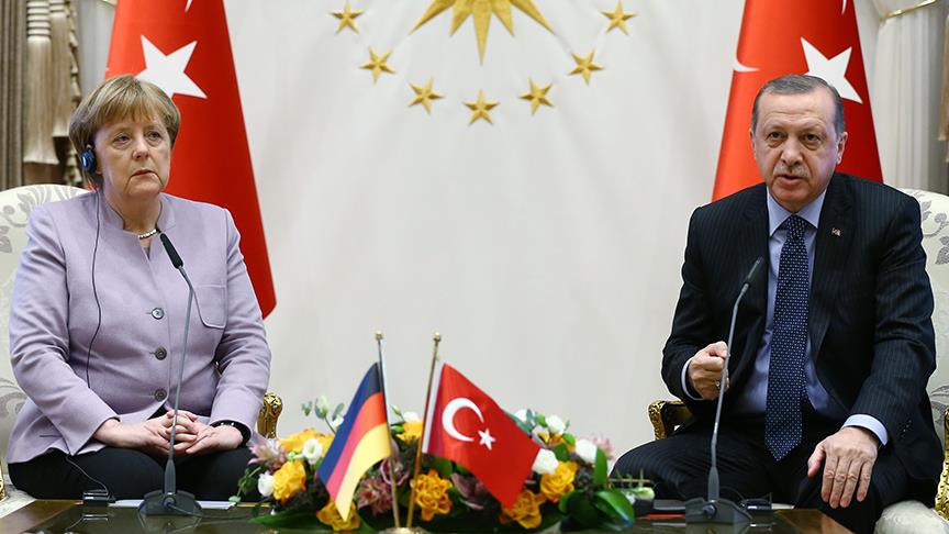 Erdoğan, Merkel ile Filistin'i görüştü