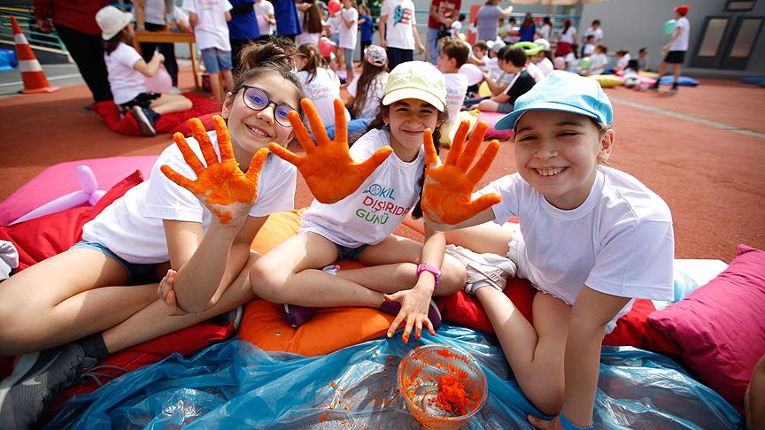 470 bin öğrenci açık havada ders yaptı 