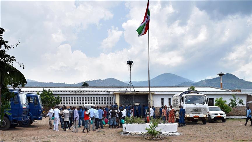 Burundians vote in controversial referendum
