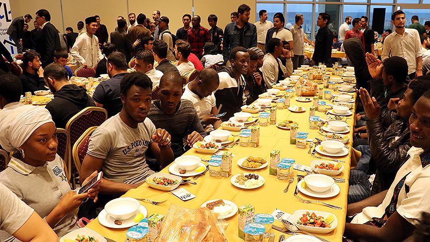 Yabancı uyruklu öğrenciler, iftarda bir araya geldi