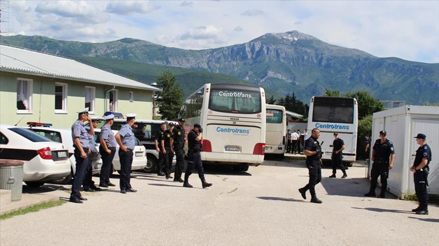 BiH: Migranti stigli u izbjeglički kamp Salakovac
