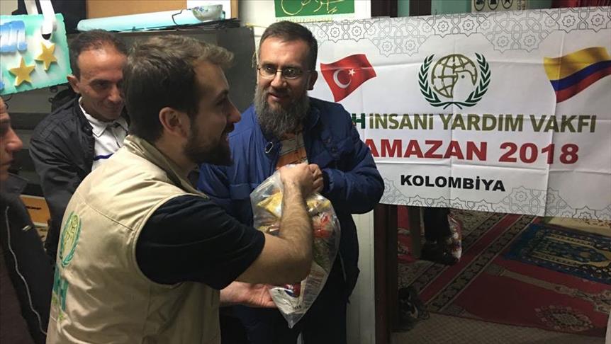 Fundación humanitaria turca brinda ayuda en Colombia 