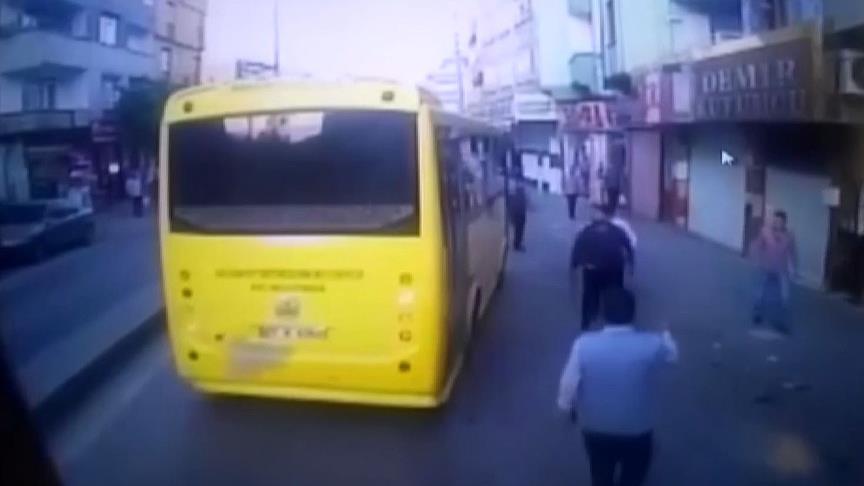 Halk otobüsüne saldırı anı kamerada