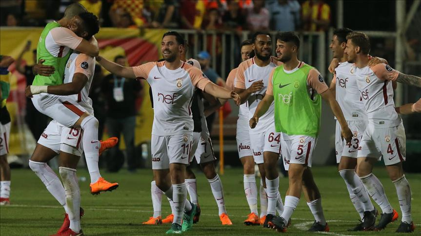 Şampiyon Galatasaray'ın yeni sezon formaları satışta