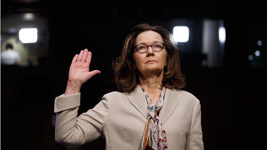 Haspel, première femme à la tête de la CIA, prête serment