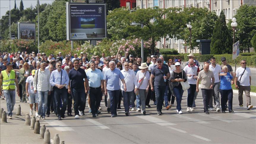 Podgorica: Marš u znak podrške poslaniku DF-a Milanu Kneževiću 