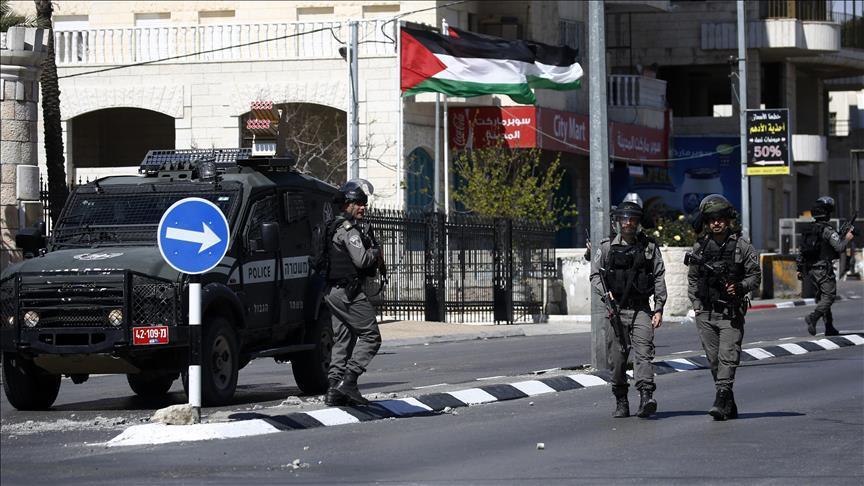 Bethléem: Des palestiniens attaquent une délégation américaine par des jets de chaussures et d'œufs 