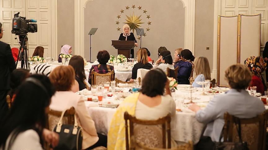 Emine Erdoğan: Bu katliamın sorumluluları meşruiyetlerini kaybetmiştir