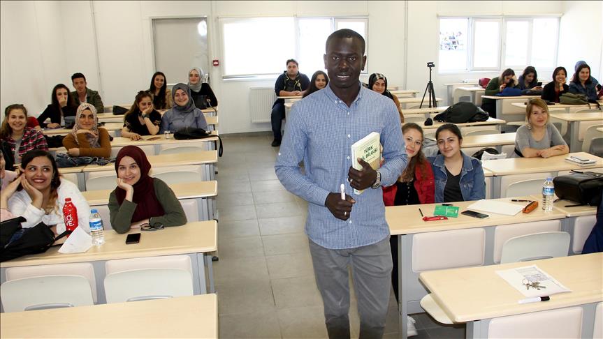 Sudanese teacher of Turkish language surprises Turks